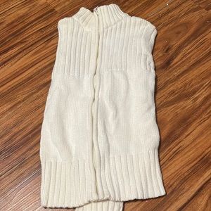 White guess zip up sweater